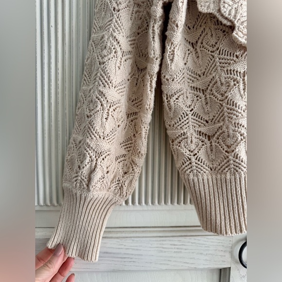 LINE & DOT Women’s Cream Knit Crochet Ruffle Sweater Size Small - Picture 5 of 15